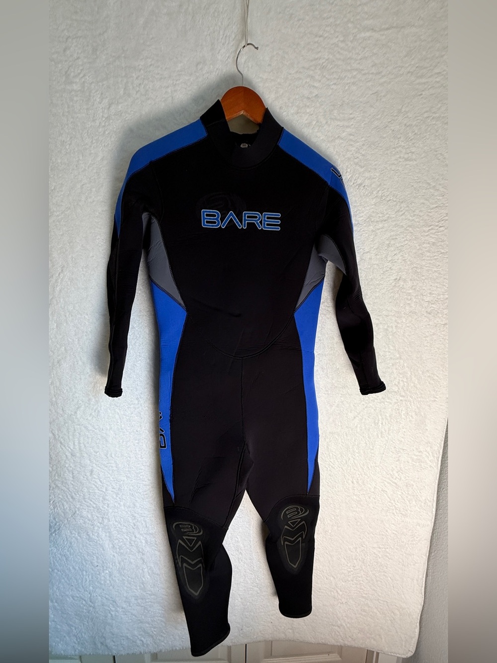 Bare Velocity 5 4mm Full Wetsuit Adult MS Medium Short Scuba Dive Surf Suit